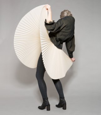 Beweglicher Rock am Model