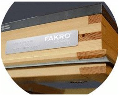 Typenschild bei Roto-Dachfenstern Typenschild bei Roto-Dachfenstern
